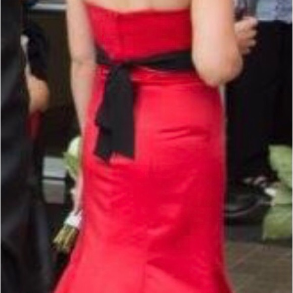 Dress - Picture 3 of 8